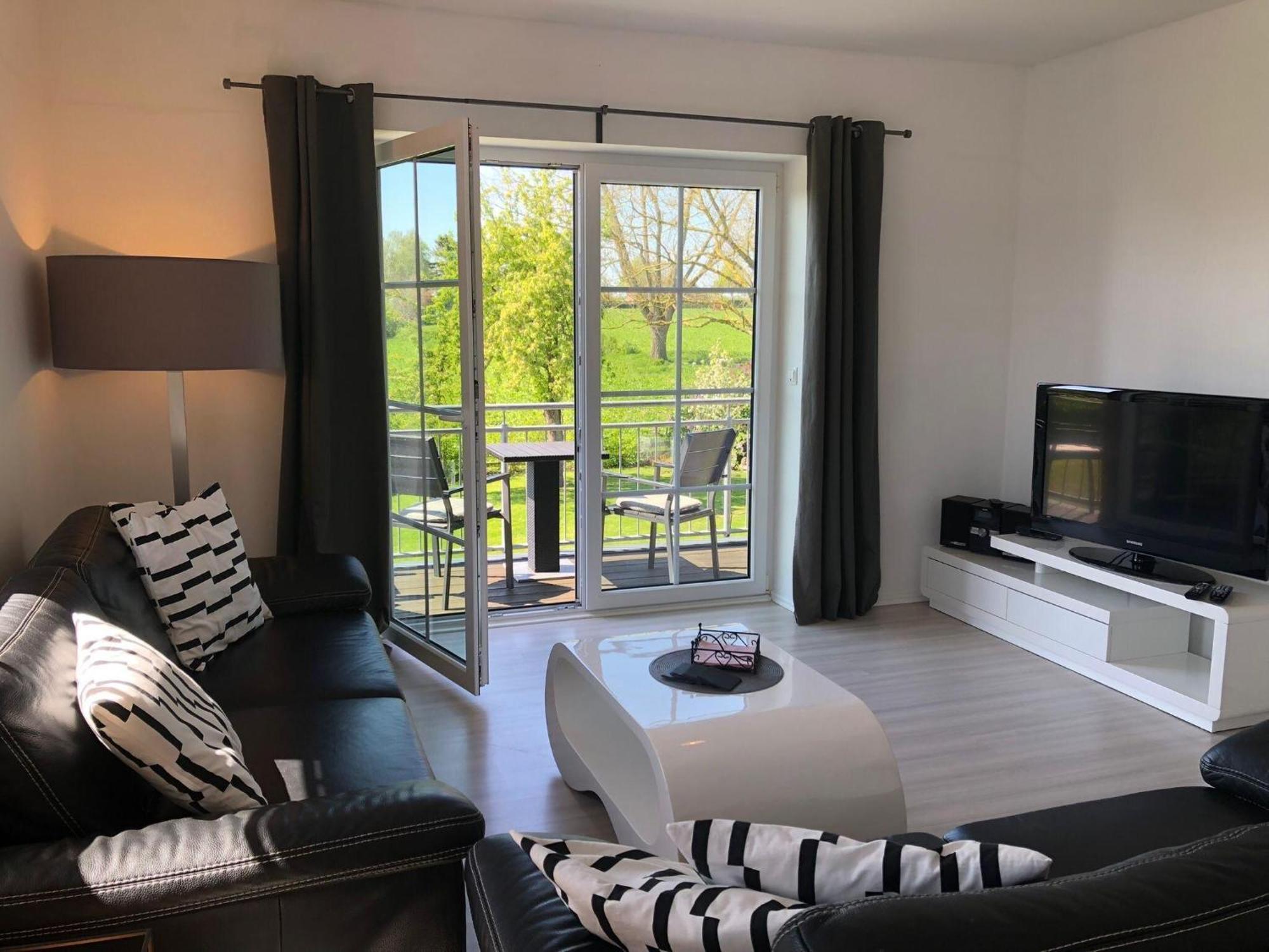 Charming Apartment In Oldenburg In Holstein With Terrace ภายนอก รูปภาพ