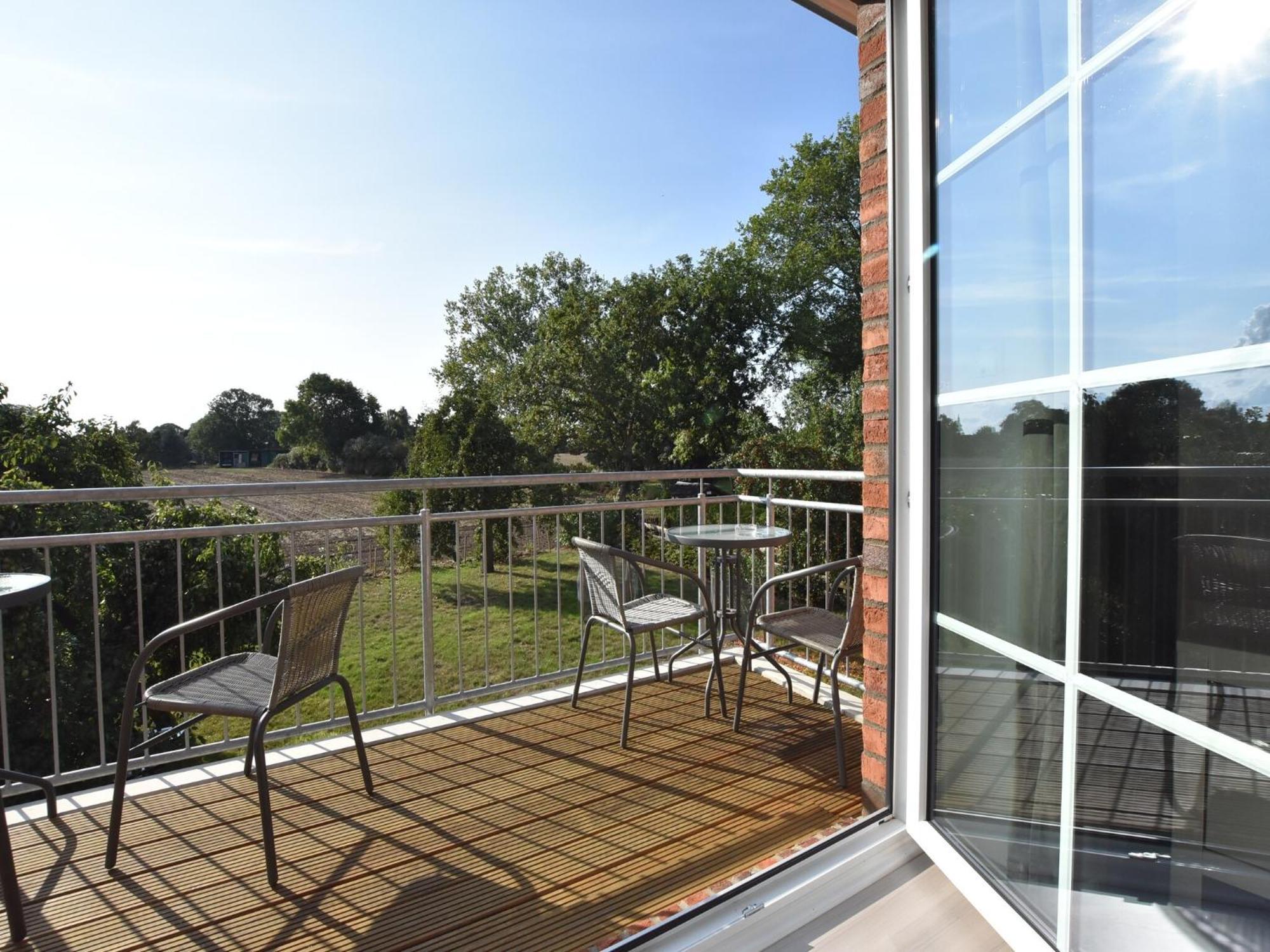 Charming Apartment In Oldenburg In Holstein With Terrace ภายนอก รูปภาพ